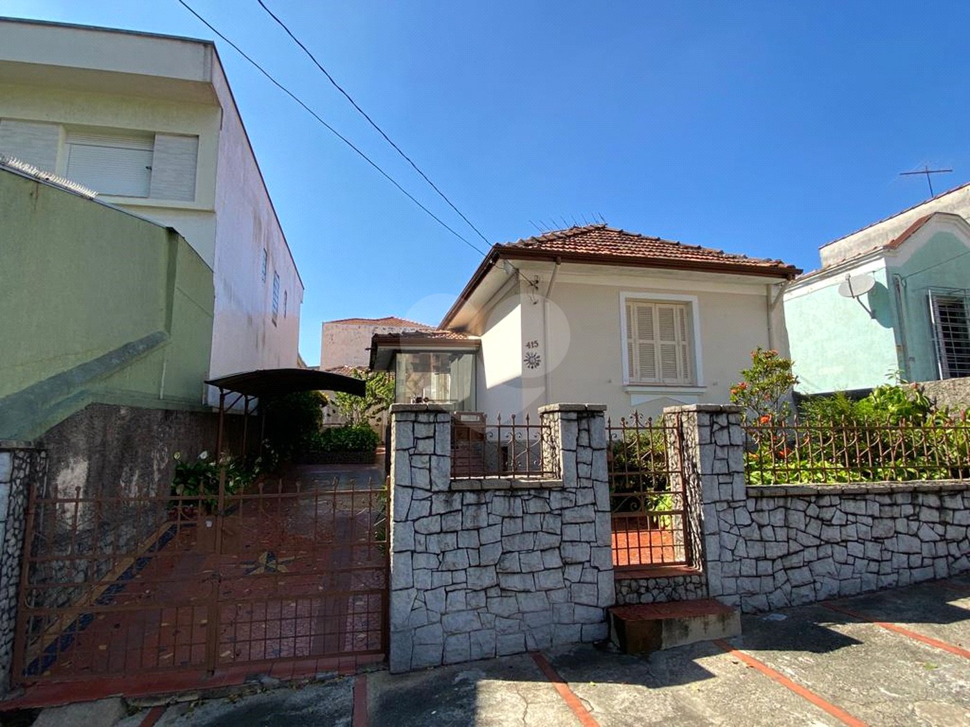 2 casas térreas em 1terreno no Anália Franco