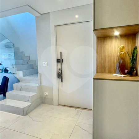 Cobertura à venda na Aclimação de 300m² com 2 vagas.