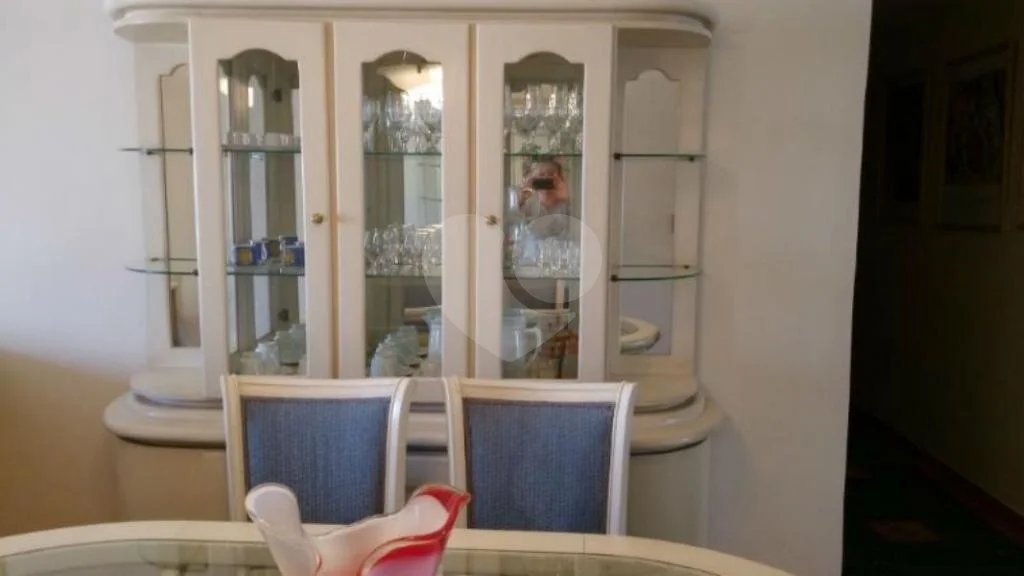 Apartamento à venda mobiliado nos Jardins — 126 m²