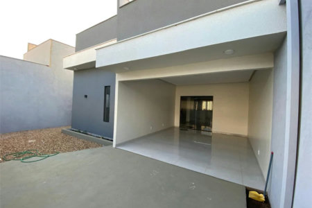 Casa à venda com 3 quartos, sendo 1 suíte,  em Catumbi, Balsas, MA