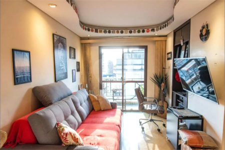 Apartamento à venda na Vila Mariana, 63 m², 2 dormitórios sendo 1 suíte, sacada, 2 vagas
