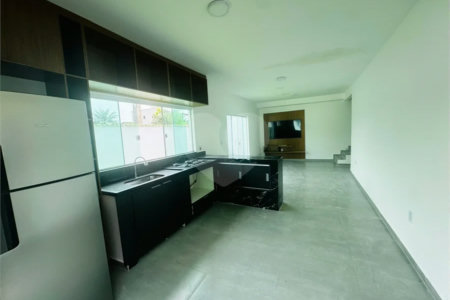 Casa para venda e locação anual com 3 quartos independente em São José em Búzios
