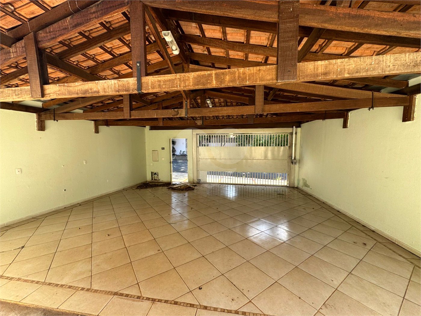 Casa á venda, com 3 dormitórios, no bairro Planalto paraíso em São Carlos.