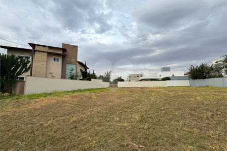 Terreno de 480m2 á venda, no condomínio Damha I, em São Carlos.