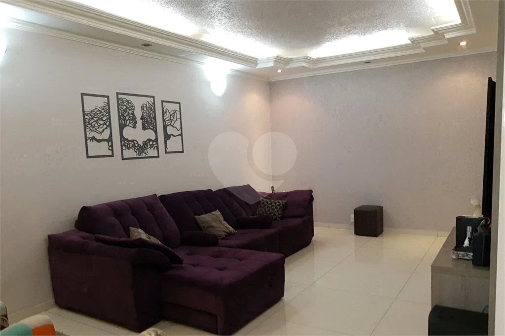 Casa 4 dormitórios, 3 vagas