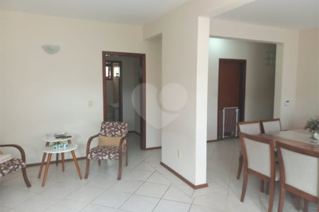 Casa à venda com 4 quartos, sendo 2 suítes,  em Villaggio Capríccio, Louveira, SP