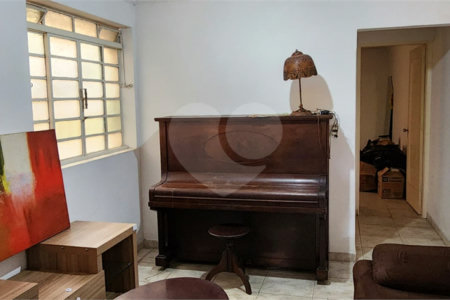 Casa térrea com duas edículas para venda - Saúde, SP.