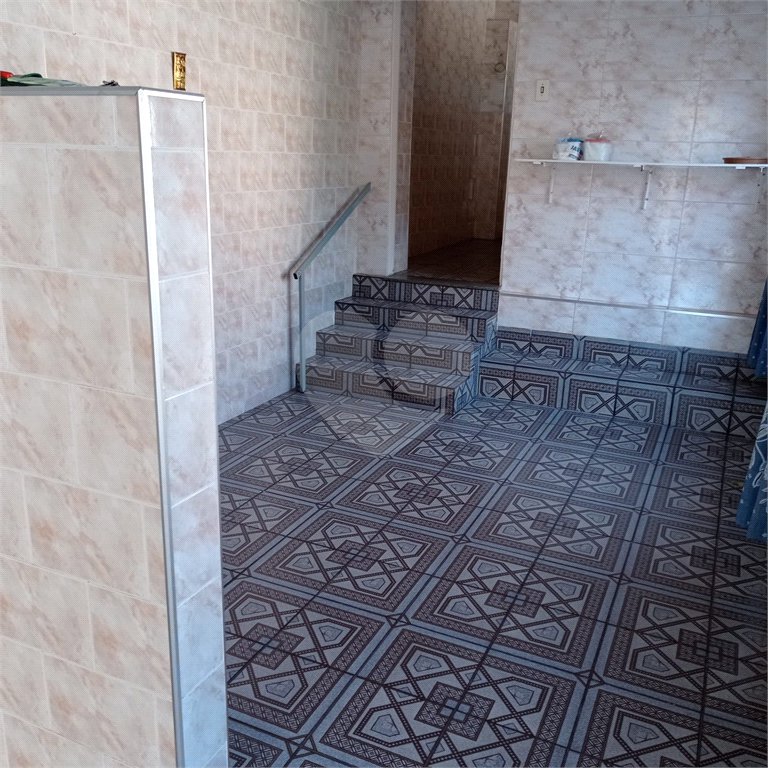 Linda casa no centro com 3 quartos.