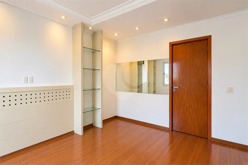 Cobertura duplex no Centro de São Bernardo do Campo, com 3 suítes, hidromassagem, mini spa, área gourmet e 2 vagas de garagem. Aceita permuta por apartamento de menor valor.