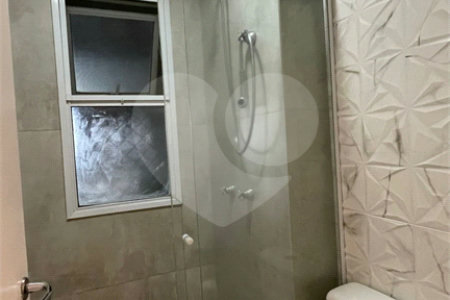 Apartamento no Condomínio Parque dos Manacás.