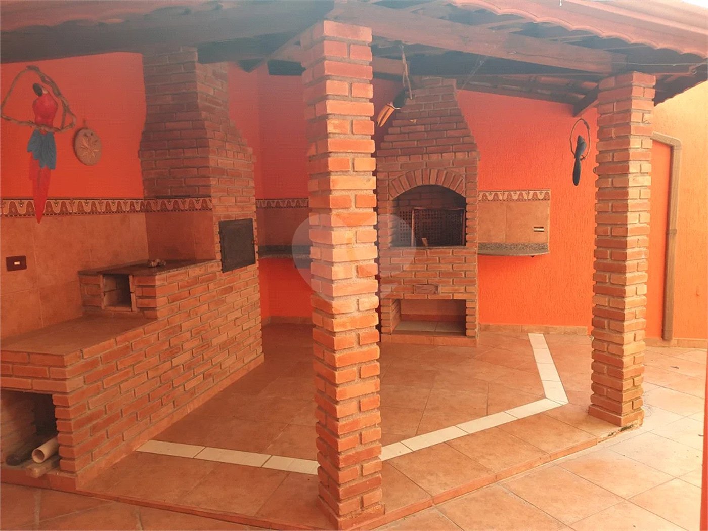 Sobrado à venda com 4 quartos, sendo 3 suítes,  em Região Central, Caieiras, SP