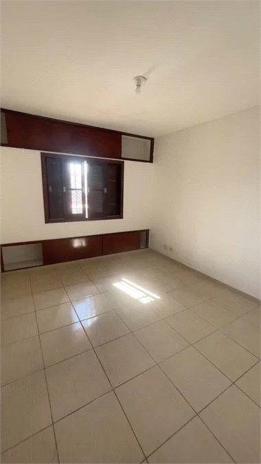 Sobrado à venda com 4 quartos, sendo 1 suíte, em Jardim Ester Yolanda, São Paulo, SP