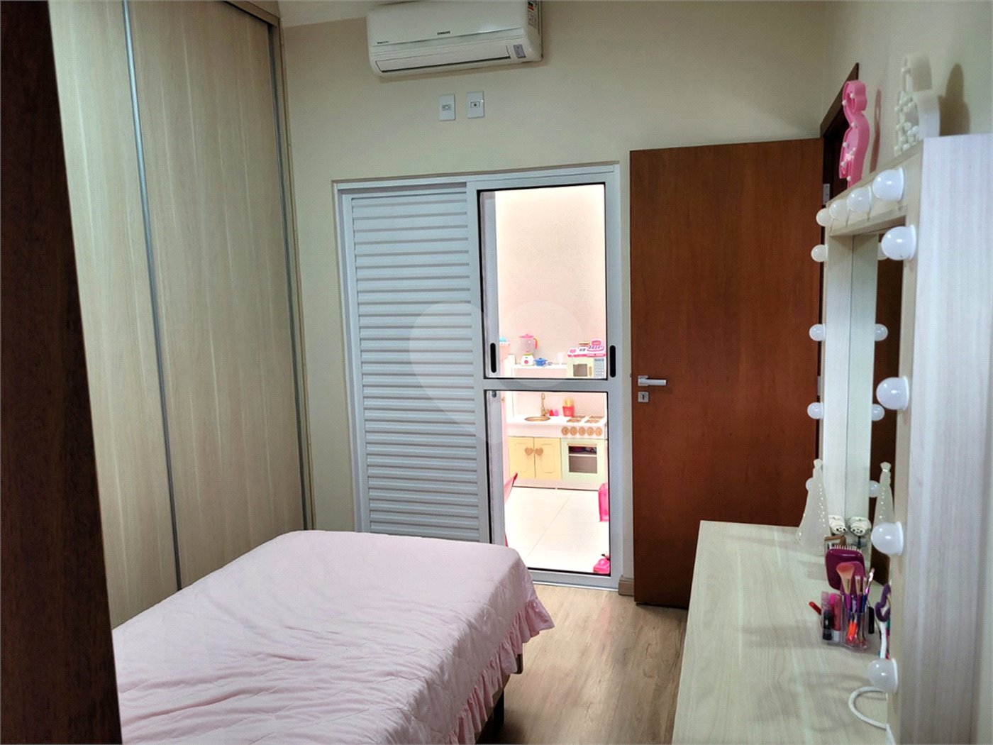 Casa térrea para venda em Araraquara/SP.