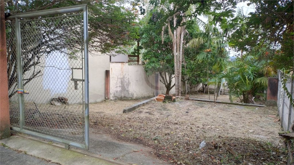 Terreno em Atibaia com 390 m² bairro Jardim dos Pinheiros e pronto para construir