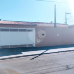 Casa térrea com 2 dormitórios.