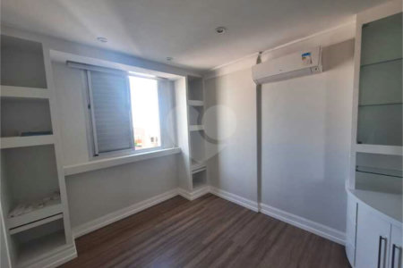 Apartamento para locação com 2 dormitórios, sendo 1 suíte com 02 vagas, totalmente climatizado nos 3 ambientes