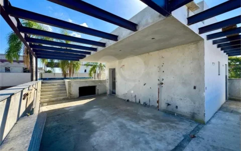 Casa em Condomínio 605M2, colado ao Clube Paineiras