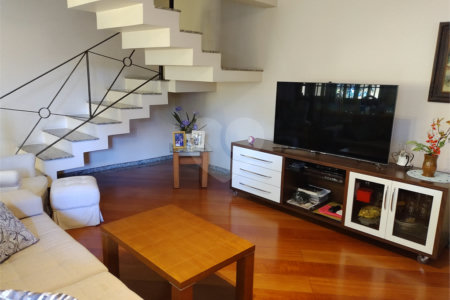 Sobrado à venda com 3 quartos, sendo 1 suíte, em Vila Mascote, São Paulo, SP