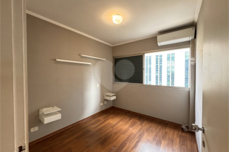 Apartamento Moema – 3 Dormitórios - Ar Condicionado - 80 mts², 2 Vagas