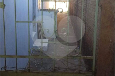 Casa térrea em Araraquara/SP.