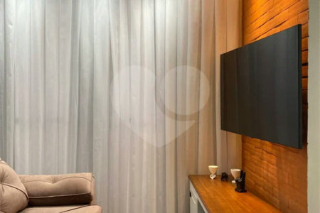 EXCELENTE APARTAMENTO Localizado no bairro do Bom Retiro próximo à Avenida Santos Dumont, com acesso