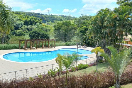 Terreno à Venda no Condomínio Santa Isabel 1