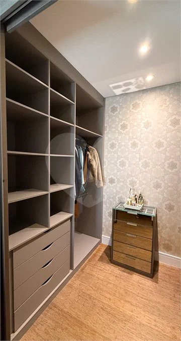 Apartamento totalmente mobiliado, com 02 suítes, 2 vagas de garagem 112m² a venda Vila Mascote.
