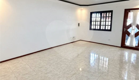 Condomínio à venda com 3 quartos, sendo 1 suíte,  em VILA SUISSA, Mogi das Cruzes, SP