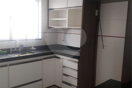 Excelente casa para venda no Parque Fher