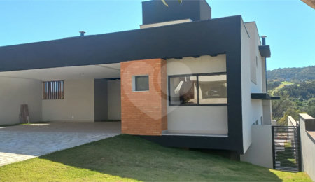 Casa à venda com 3 suítes em Santa Isabel, Louveira, SP