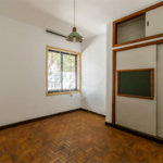Casa à venda em Moema de 280m² com 4 dormitórios, sendo 1 suíte e 2 vagas de garagem.