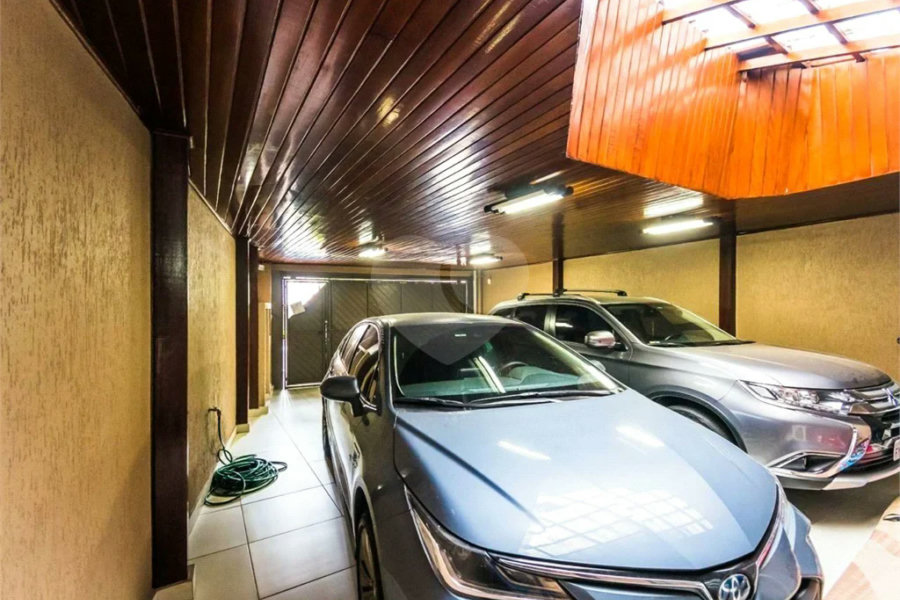 Casa à venda ou para alugar com 4 suítes em Saúde, São Paulo, SP