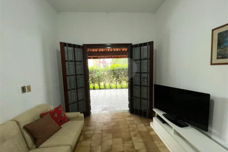 CASA NA PRAIA A POUCOS PASSOS DO MAR TERRENO AMPLO E EXCELENTE ESPAÇO PARA TODA A FAMÍLIA