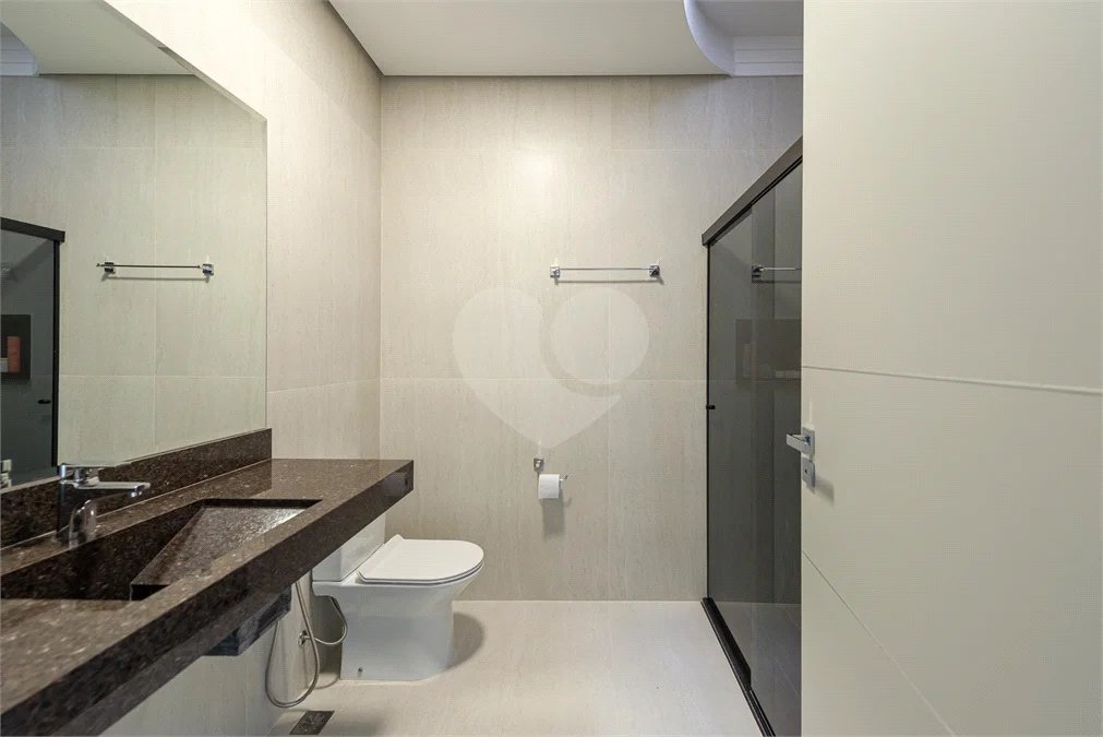 Casa à venda com 4 suítes no condomínio Vale da Santa Fé, Vinhedo - SP