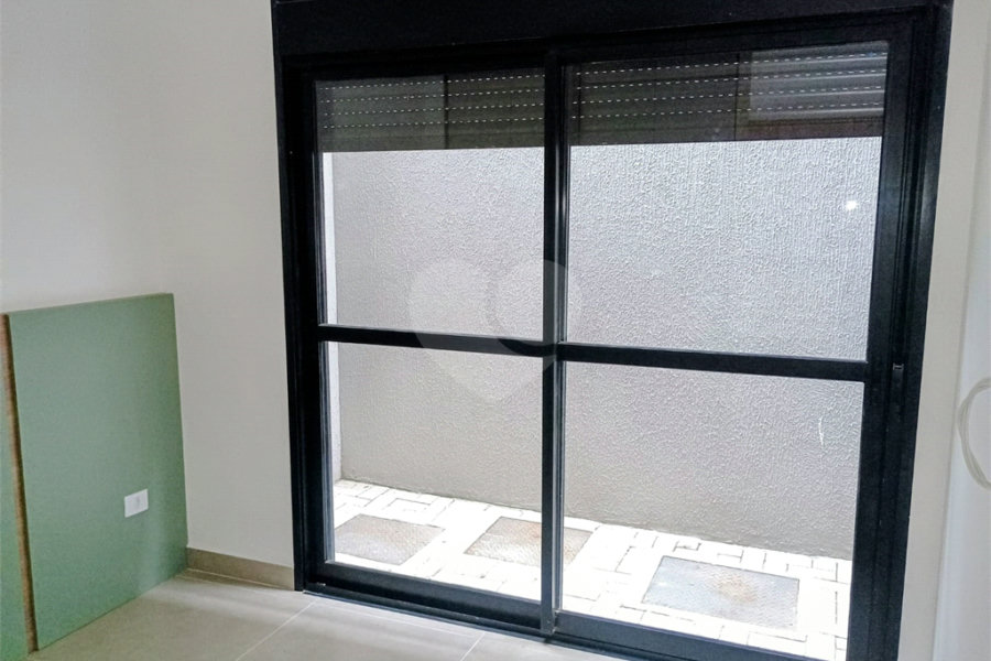 Condomínio fechado na Vila Éster