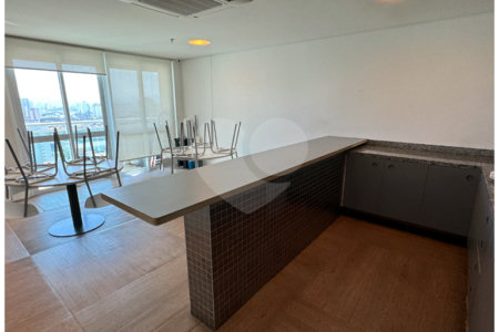Conjunto comercial com 223,38 m² à venda na Vila Carrão