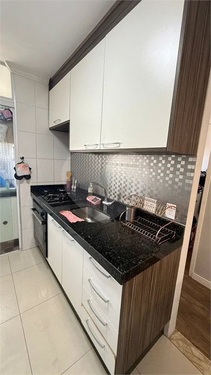 Apartamento com 48m², 2 dormitórios, 1 vaga de garagem, à venda em Itaquera.
