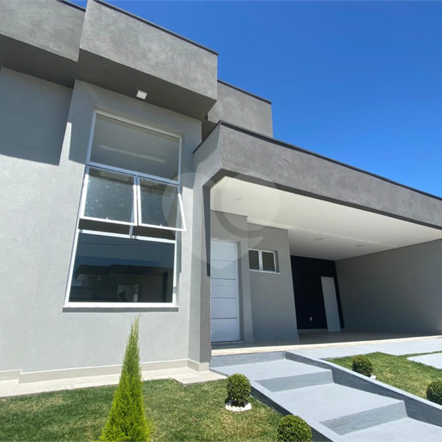 MARAVILHOSA CASA NO CONDOMÍNIO TERRAS DO VALE