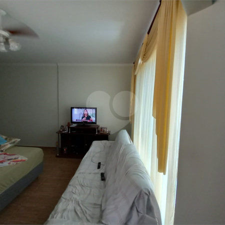 Casa térrea no Cidade Aracy .