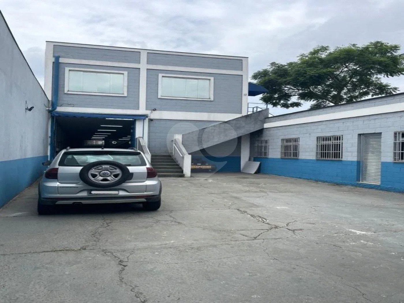 Galpão de 680 M² a 01 km da Rodovia Anchieta.