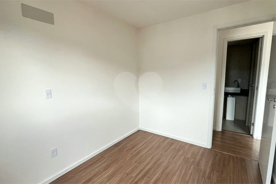 Apartamento à venda com 2 quartos, sendo 1 suíte, no Centro, Poços de Caldas - MG