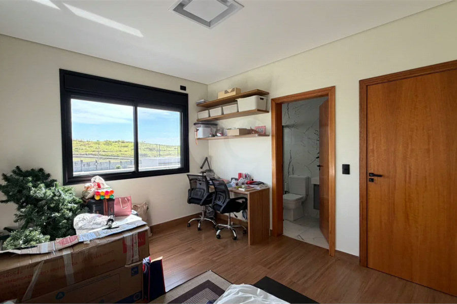 Casa de alto padrão com 3 suítes no Condomínio Damha 2,