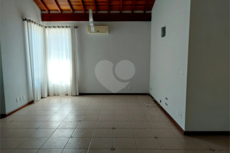 Casa charmosa e elegante localizada no deslumbrante Condomínio Villagio Capriccio Louveira SP