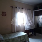Casa Térrea com 3 dormitórios, sendo 1 suíte.