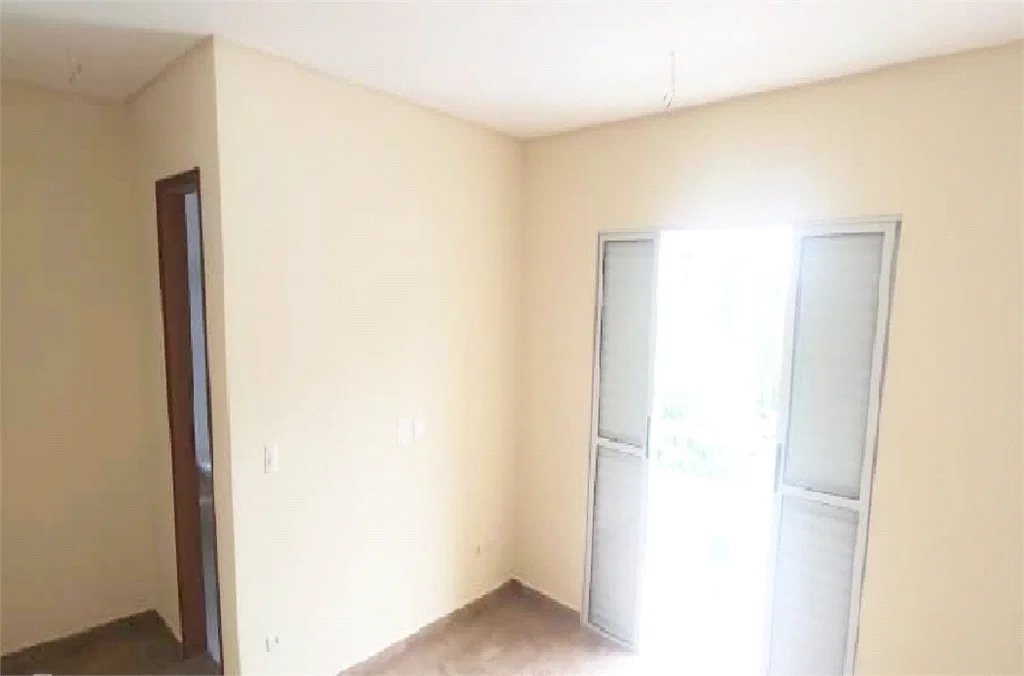 Sobrado à venda com 3 quartos, sendo 1 suíte,  em Cidade São Francisco, São Paulo, SP