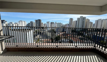 Apartamento à venda com 3 quartos, sendo 1 suíte,  em Mirandópolis, São Paulo, SP