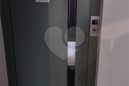 Apartamento no Edificio Jatiúca á venda.