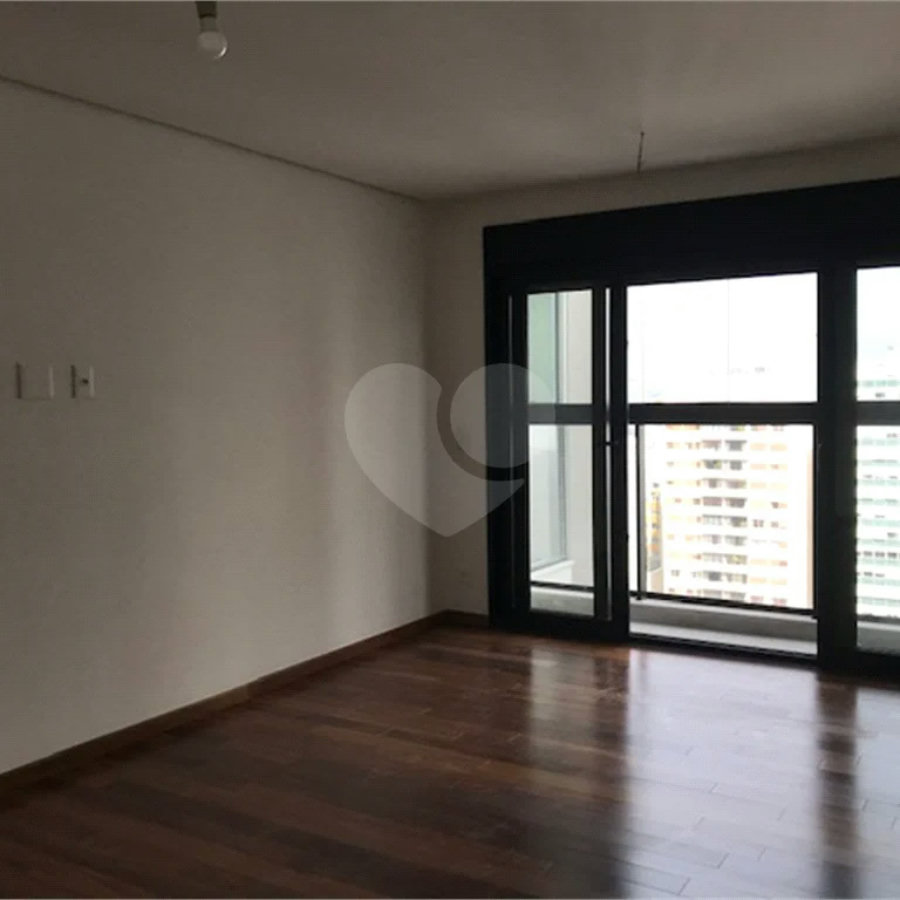 Apartamento com 3 suítes à venda no Jardim América - SP