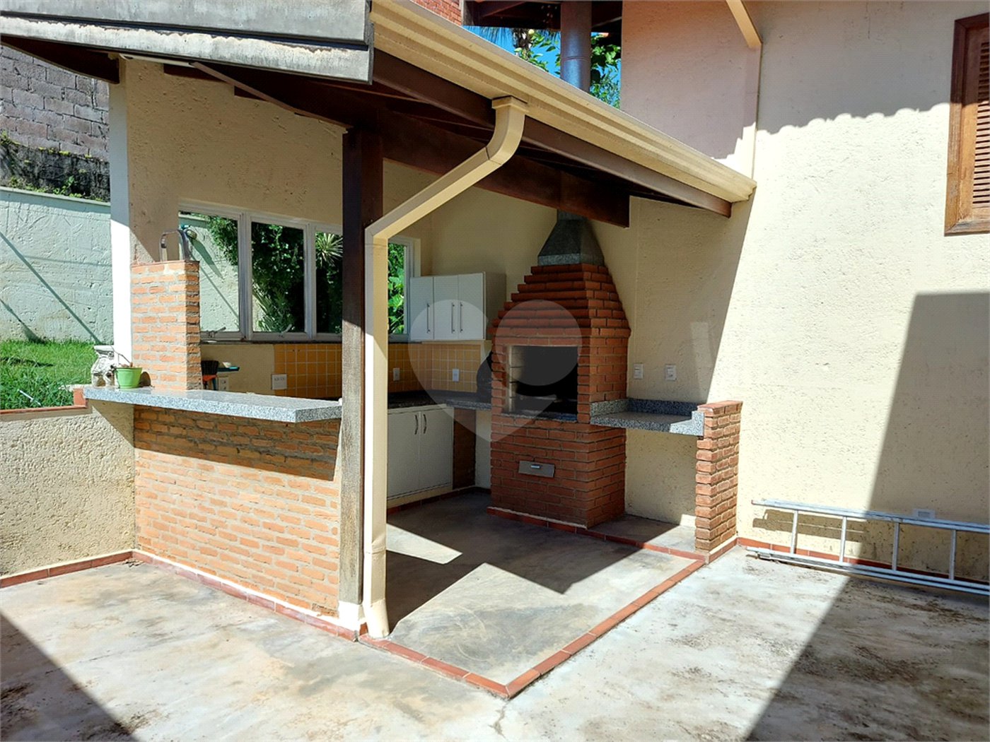 Casa charmosa e elegante localizada no deslumbrante Condomínio Villagio Capriccio Louveira SP