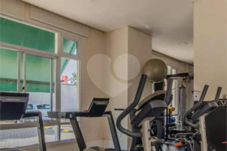 Apartamento no Ipiranga de 68m2 com 2 dorms, 1 suíte, 2 banheiros, 1 vaga. Estuda permuta.